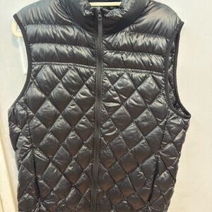 Uniqlo Black Quilted Vest
